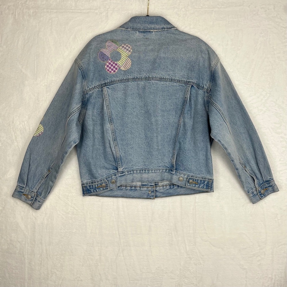 Levi's Premium 90's Trucker Jacket Womens M Fresh As A Daisy Patchwork Jean Coat - Picture 3 of 16